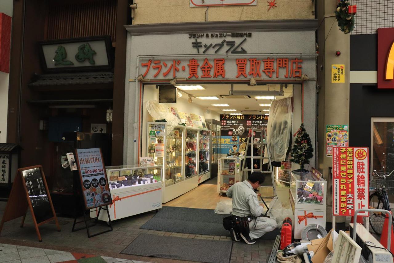 大阪ドーム徒歩10分、九条駅から3分、難波直通6分、海遊館7分、Usj11分 Villa Luaran gambar